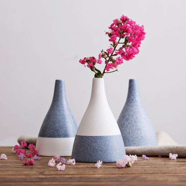 Blue/White Snowflake Glazed Ceramic Tabletop Vases Of Size 14.6 ×9.7cm and Bore Diameter of 1.9cm, available exclusively on Shahi Sajawat India,the world of home decor products. Best trendy home decor, living room and kitchen decor ideas of 2019.