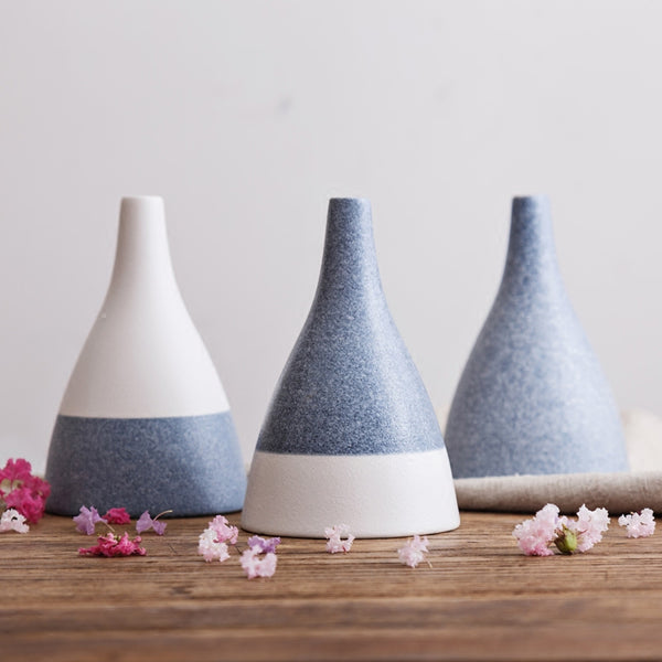 Blue/White Snowflake Glazed Ceramic Tabletop Vases Of Size 14.6 ×9.7cm and Bore Diameter of 1.9cm, available exclusively on Shahi Sajawat India,the world of home decor products. Best trendy home decor, living room and kitchen decor ideas of 2019.