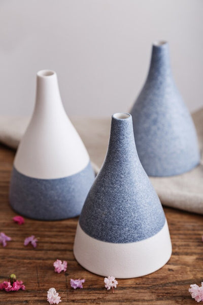 Blue/White Snowflake Glazed Ceramic Tabletop Vases Of Size 14.6 ×9.7cm and Bore Diameter of 1.9cm, available exclusively on Shahi Sajawat India,the world of home decor products. Best trendy home decor, living room and kitchen decor ideas of 2019.